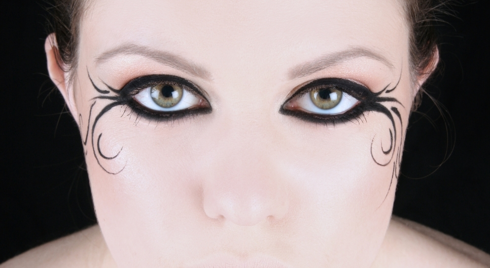 The Graphic Eyeliner