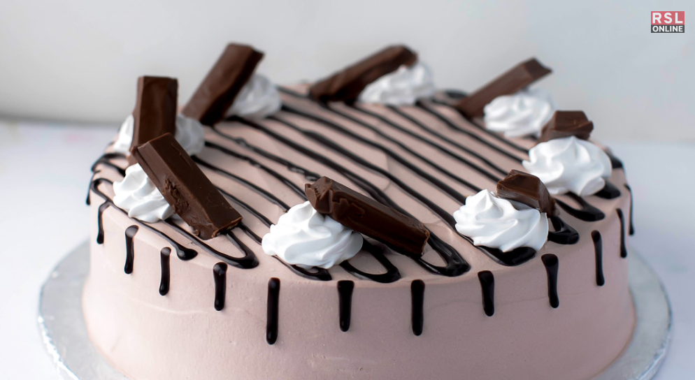 Kit Kat Cake 