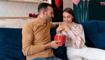 10 Romantic Gift Ideas For Your Girlfriend 