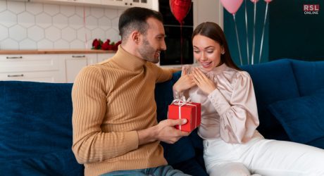 10 Romantic Gift Ideas For Your Girlfriend 