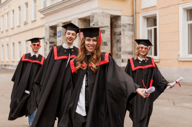 How to Plan and Host a Graduation Gathering